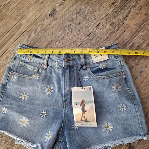 Angel Kiss Size 5/27 Denim Flower Petal Shorts Nwt - Picture 2 of 7